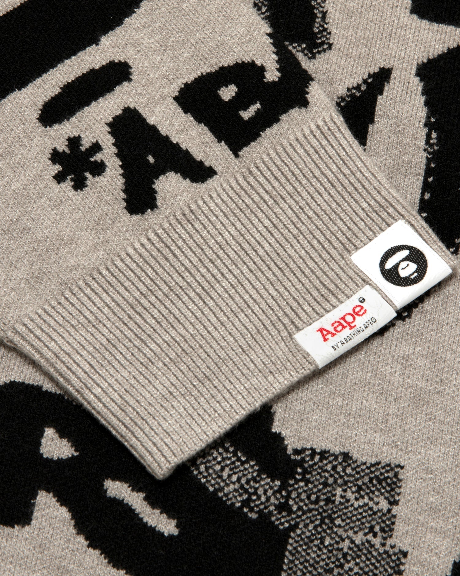 AAPEUNVS Moonface Crew Neck Sweater