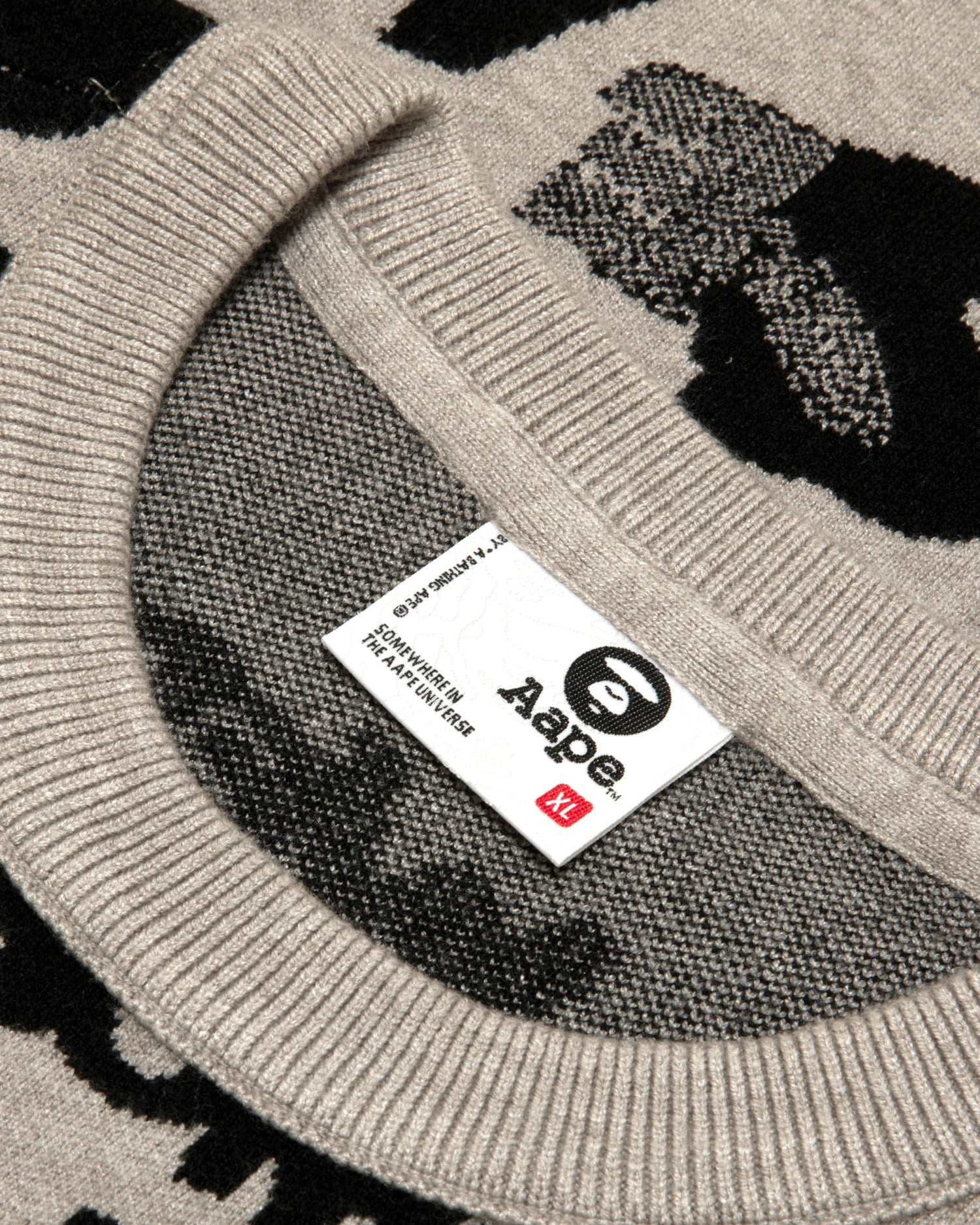 AAPEUNVS Moonface Crew Neck Sweater